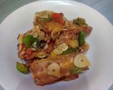 Foto langkah ke 4 dari resep Tumis Tulang Ikan Asin Jambal Roti.