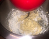 Foto del paso 1 de la receta: Pan casero de ajo relleno de queso y especias🥯🧄🧀🌿