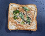 A picture of step 5 of Veg Hung Curd Sandwich.