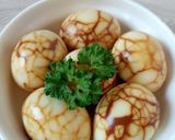 Foto langkah ke 7 dari resep 737. Telur Batik aka Telur Pindang.