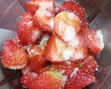 Foto langkah ke 2 dari resep 16.0 Sorbet Strawberry.