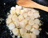 A picture of step 3 of My Quick Tasty Scallops 😋.