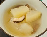 A picture of step 6 of Easy Winter Melon and Shiitake Mushroom Soup.