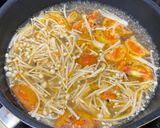 Foto langkah ke 6 dari resep 84. Sup Enokitake Telur Dadar.