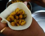 A picture of step 4 of Crispy Chana dal maida samosa (jain snack).