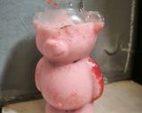 Foto langkah ke 3 dari resep Es Susu Strawberry & Red Cherry.