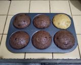 Foto langkah ke 8 dari resep Muffin Cokelat & Vanila.