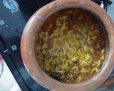 मॅगी मिसाळ पाव (Maggi Misal Pav recipe in marathi) रेसिपी स्टेप 4 फोटो 