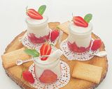 Une image de l'étape 3 de Mousse de yaourt aux fraises.