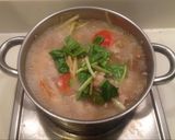 รูปขั้นตอนการทำที่ 4 ของ ต้มส้มตีนไก่