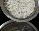 A picture of step 1 of Murmura pulao.