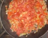 Foto del paso 1 de la receta: Tallarines con mariscos y salsa rosa
