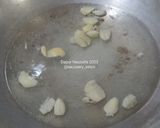 Foto langkah ke 1 dari resep Kacang Mede Goreng Bawang Putih.