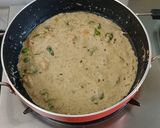 A picture of step 6 of Vegetable Paneer korma in white gravy.