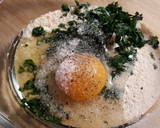 Foto del paso 2 de la receta: Guisantes con albóndigas de atún