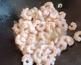 Foto langkah ke 3 dari resep Tumis Pepaya Muda Udang.
