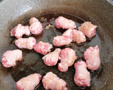 Foto del paso 3 de la receta: Arroz con longaniza, jamón y habas