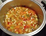 Foto del paso 11 de la receta: Pochas a la Navarra con verduras en olla exprés