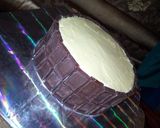 A picture of step 5 of Butter icing with chocolate decorated.