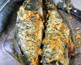 Foto langkah ke 1 dari resep Pepes Ikan Mas Tanpa Daun Pisang.