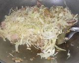 รูปขั้นตอนการทำที่ 5 ของ ผัดกะหล่ำปลีหมูวุ้นเส้น