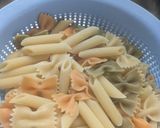 Foto del paso 1 de la receta: Pasta con Pimientos y Cebolla