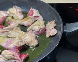 Foto del paso 2 de la receta: Conejo al ajillo y cava