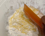 Foto langkah ke 1 dari resep Buttermilk Cheddar Premium Quiche.