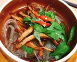 Hình bước làm 3 của món Miến nấm rau răm (Miến lươn chay)