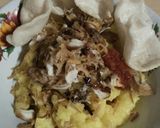 Foto langkah ke 4 dari resep 21. Bubur ayam kuah kuning(Yellow Porridge).