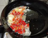 Foto langkah ke 4 dari resep Sambal Penyet Tempe Kemangi.