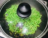 A picture of step 2 of Peas Pulao.