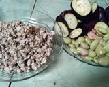 Foto langkah ke 1 dari resep Gulai Pensi (kerang kecil) terung dan kacang roti.