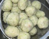 Foto langkah ke 4 dari resep Bakso udang brokoli.