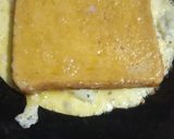 A picture of step 4 of Bread omlette.