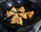 A picture of step 2 of Samosa chat.