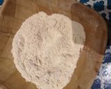 A picture of step 2 of Cream cake.
