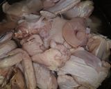 A picture of step 1 of Chicken pepper soup.