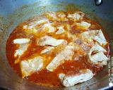 A picture of step 3 of Egg Omelette Curry.
