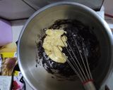 Foto langkah ke 2 dari resep Muffin Coklat Pisang Almond.