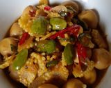 Foto langkah ke 5 dari resep Oseng putren telur puyuh pete kecap pedas #4.