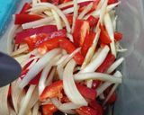Foto langkah ke 3 dari resep Japanese Chicken Nanban with Paprika.