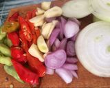 Foto langkah ke 1 dari resep Oseng Cumi Asin.
