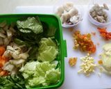 Foto langkah ke 1 dari resep Capcay goreng ala bunda Fadhil.