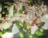Hình bước làm 4 của món Ba chỉ xào ớt