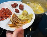 枸杞金薯薑雞湯的食譜步驟3照片