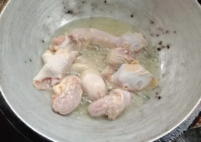 Langkah-langkah untuk membuat Resep Pecak ayam ala rumahan mama nazwa dan wina