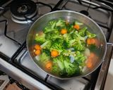Foto langkah ke 4 dari resep Sayur Brokoli Wortel Jagung.