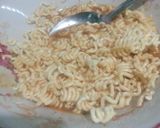 Foto langkah ke 2 dari resep Omlet indomie telur.