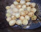 Foto langkah ke 2 dari resep Daging rempah kuah kuning.